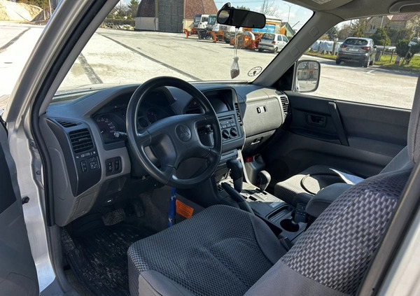 Mitsubishi Pajero cena 16600 przebieg: 215000, rok produkcji 2000 z Złoty Stok małe 92